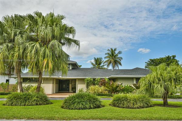 Calusa Club Estates, 9910 E Calusa Club Dr, The Crossings, Florida 33186, image 2
