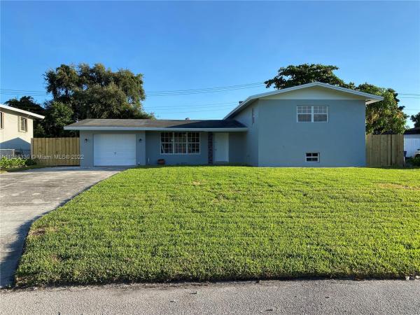 Mansionette Homes, 1325 NE 204th St, Ives Estates, Florida 33179, image 1
