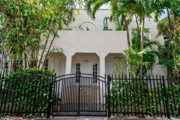 Friendly Corner, 940 7th St #940B, Miami Beach, Florida 33139, image 1