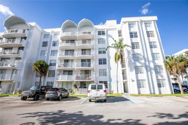 Montecarlo, 496 NW 165th St Rd #D410, Golden Glades, Florida 33169, image 2