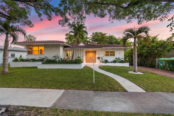 Mirror Lake, 450 NE 105th St, Miami Shores, Florida 33138, image 1