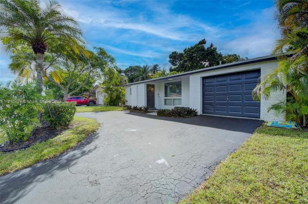 Sunrise Golf Village, 5940 NW 16th St, Sunrise, Florida 33313, image 2