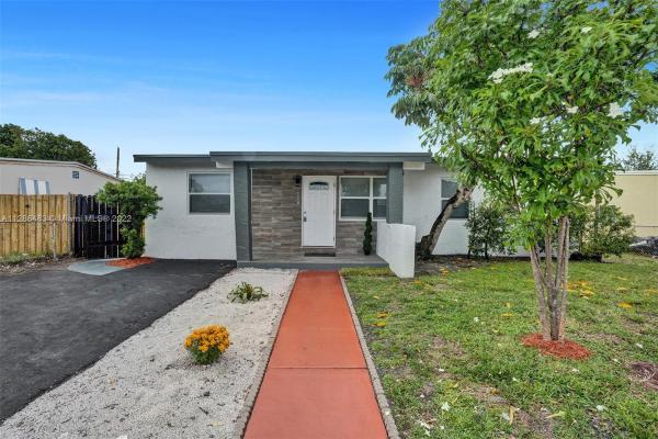 Lauderdale Manors, 1119 NW 11th St, Fort Lauderdale, Florida 33311, image 2