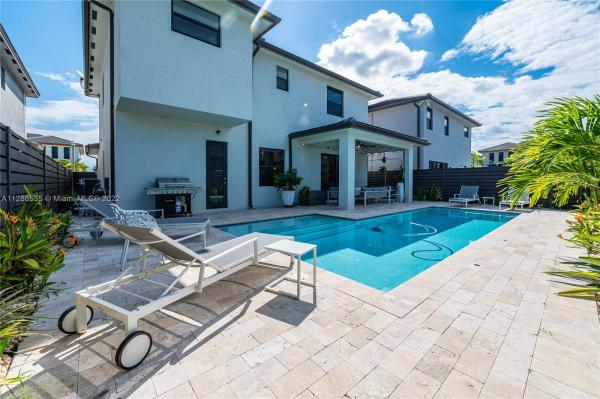 Satori, 15822 NW 87th Ct, Miami Lakes, Florida 33018, image 2