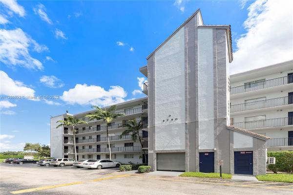 Lakeshore At University Park, 8750 N Sherman Cir #301, Miramar, Florida 33025, image 1