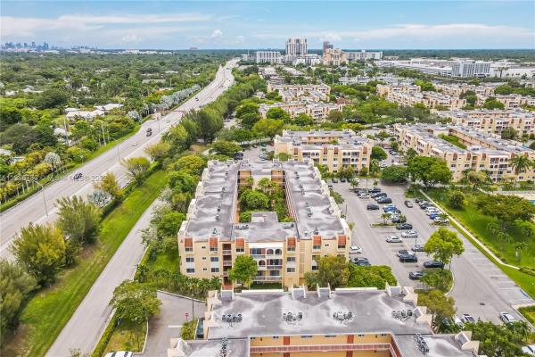 Village Of Kings Creek, 7865 Camino Real #L220, Glenvar Heights, Florida 33143, image 2
