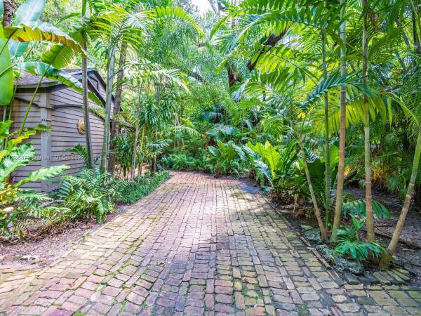Pomona, 3991 Kumquat Ave, Miami, Florida 33133, image 1