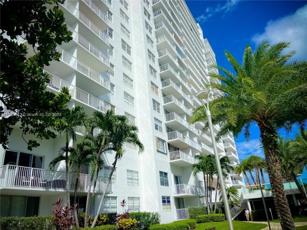 Admirals Port West, 2801 NE 183rd St #112W, Aventura, Florida 33160, image 2