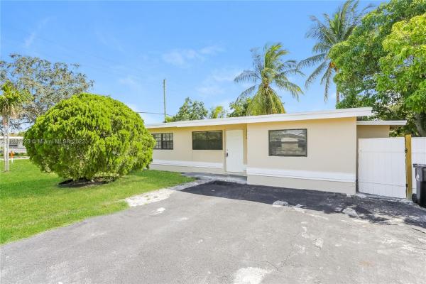 Lauderdale Manor, 1500 NW 12th St, Fort Lauderdale, Florida 33311, image 1