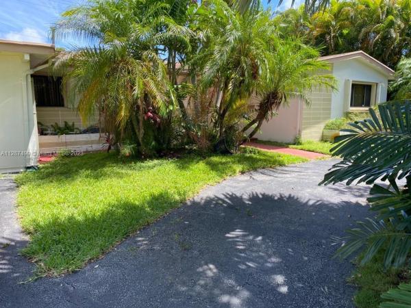 Windward Manor, 1065 NE 177th Ter, North Miami Beach, Florida 33162, image 1