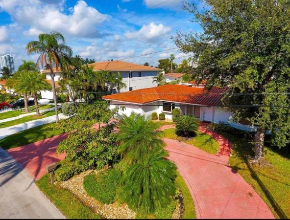 Eastern Shores, 3323 NE 166th St, North Miami Beach, Florida 33160, image 2