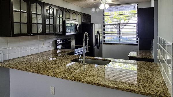 Whitehall Of Pine Island Ridge, 1520 Whitehall Dr #105, Davie, Florida 33324, image 2