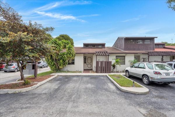 Woodscape Townhomes, 4001 SW 69th Ln #3-O, Miramar, Florida 33023, image 1