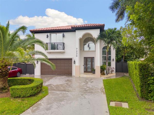 North Links Country Club Estates, Hialeah, Florida 33015, image 1