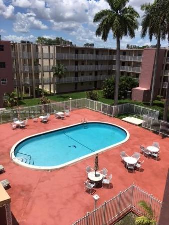 Brookfield Square, 2800 NW 56th Ave #H404, Lauderhill, Florida 33313, image 1