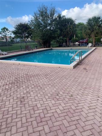 Chantilly, 900 NE 195th St #311, Ives Estates, Florida 33179, image 1