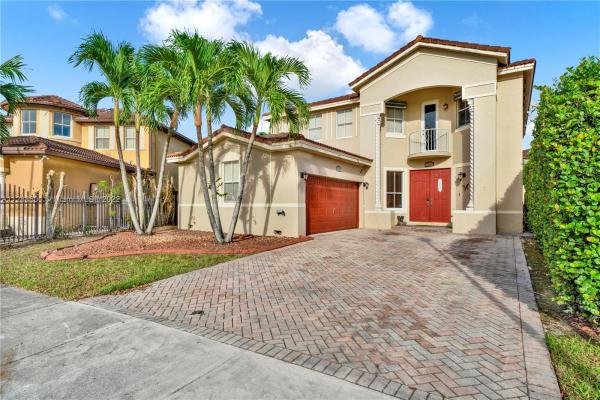 Grand Lakes, 1721 SW 151st Rd, University Park, Florida 33185, image 2