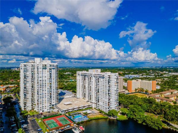 Commodore Plaza Century, 2780 NE 183rd St #712, Aventura, Florida 33160, image 2
