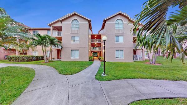 Royal Palm Place At The Hammocks, 10421 SW 157th Pl #206, The Hammocks, Florida 33196, image 1