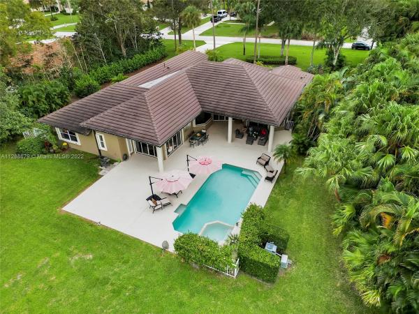 Pinewood Of Wellington, 13735 Doubletree Trl, Wellington, Florida 33414, image 1
