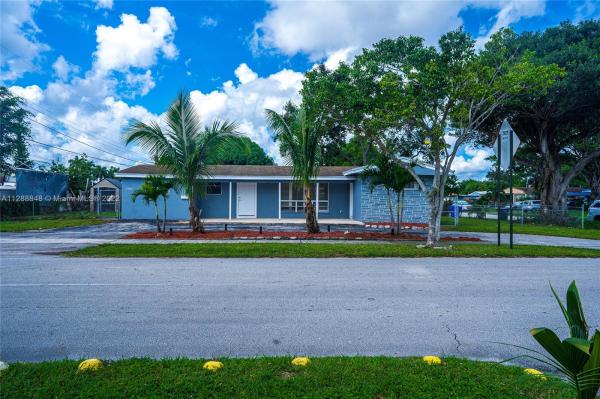 Driftwood Acres, 6900 Hope St, Hollywood, Florida 33024, image 2