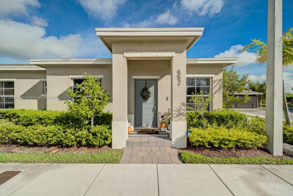 Keys Pointe, 552 NE 5th Way, Florida City, Florida 33034, image 2