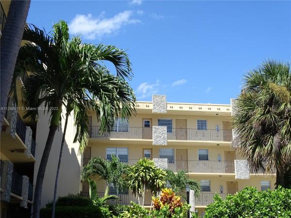 Warrenton House, Hollywood, Florida 33020, image 1