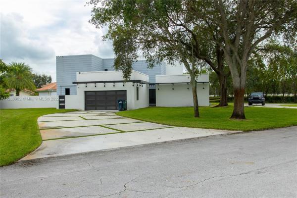 Unincorporated Dade County, Florida 33173, image 2