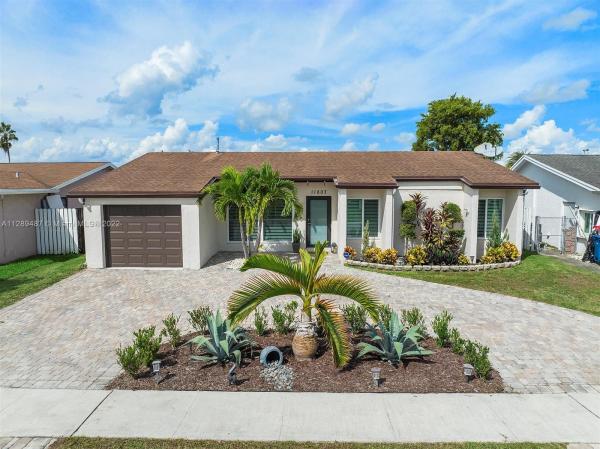 Windward Isle, 11807 NW 39th St, Sunrise, Florida 33323, image 2