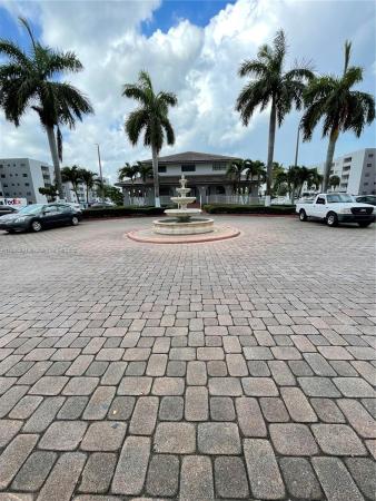 Fontainebleau Gardens, 8075 NW 7th St #317, Fountainebleau, Florida 33126, image 2