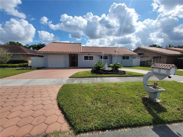 University Park East, 325 SW 134th Ct, Tamiami, Florida 33184, image 1