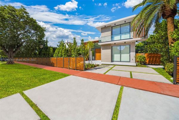 Beach View, 5352 Pine Tree Dr, Miami Beach, Florida 33140, image 2