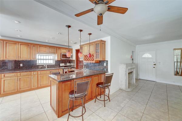 268 NE 118th St, Unincorporated Dade County, Florida 33161, image 2