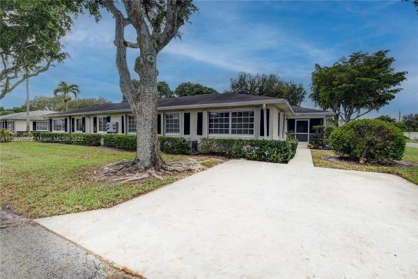 Limetree, 10073 S 40th Way S, Boynton Beach, Florida 33436, image 2