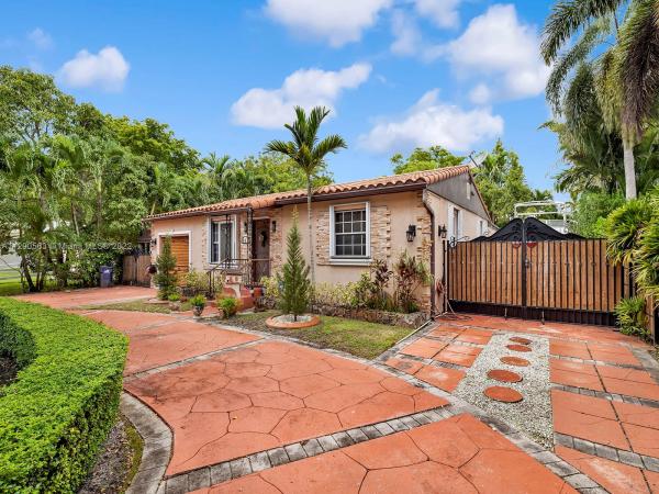 Kent Estates, 661 Falcon Ave, Miami Springs, Florida 33166, image 2