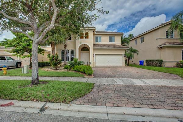Laguna Isles, 6021 SW 195th Ave, Pembroke Pines, Florida 33332, image 1