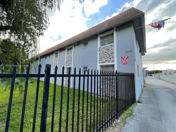 Gables Edge, 4250 SW 67th Ave #9, Glenvar Heights, Florida 33155, image 1