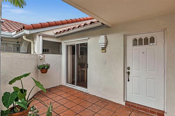 Village Homes At Country Isles, 1572 Springside Dr #1572, Weston, Florida 33326, image 1
