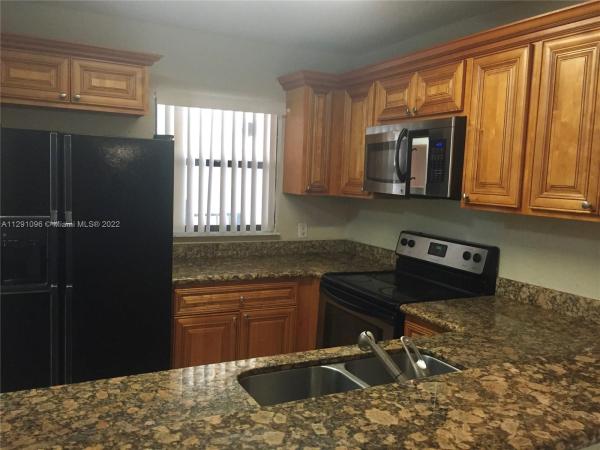 Palm Beach Place, 1641 Balfour Point Dr #H, West Palm Beach, Florida 33411, image 1