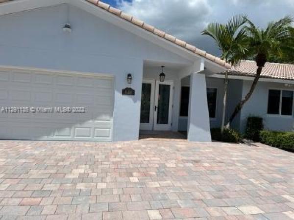 St John, 840 SW 94th Ave, Westchester, Florida 33174, image 1