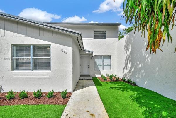 Vista Verde, 3946 NW 207 Street Rd #, Miami Gardens, Florida 33055, image 2