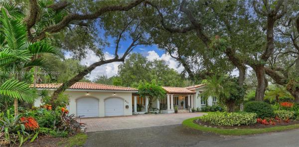 Coral Gables Country Club, 807 Jeronimo Dr, Coral Gables, Florida 33146, image 2