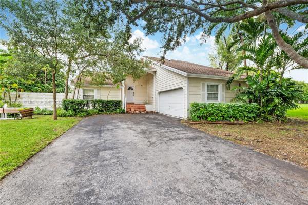 Willow Bend, 14828 SW 139th Pl, Country Walk, Florida 33186, image 1