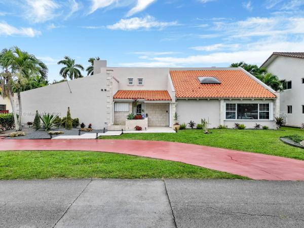 Country Club Of Miami Estates, 7220 N Oakmont Dr, Country Club, Florida 33015, image 1