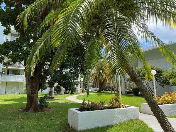 Montecarlo, 484 NW 165th St Rd #A414, Golden Glades, Florida 33169, image 2