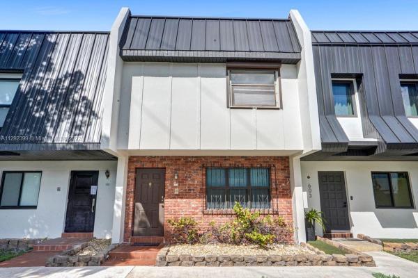 Miller Sixty-Seven Townhouses, South Miami, Florida 33155, image 1