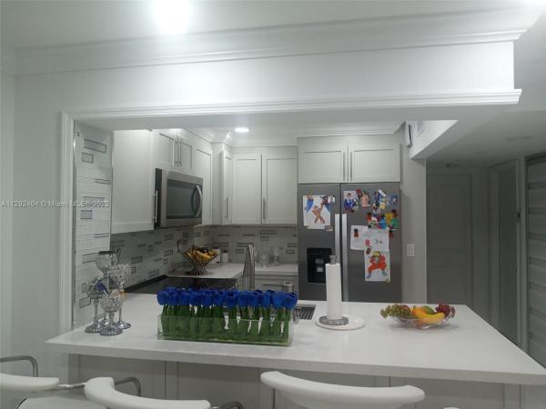 Fontainebleau Gardens, 8075 NW 7th St #503, Fountainebleau, Florida 33126, image 2