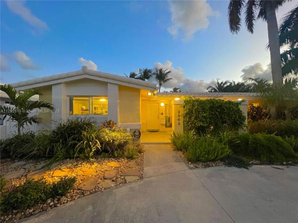 Lake Placid, 2862 NE 35th Ct, Lighthouse Point, Florida 33064, image 1