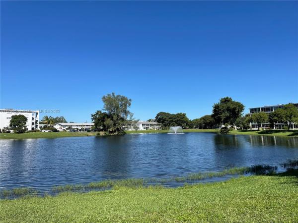 Farnham, 2021 Farnham O, Deerfield Beach, Florida 33442, image 2