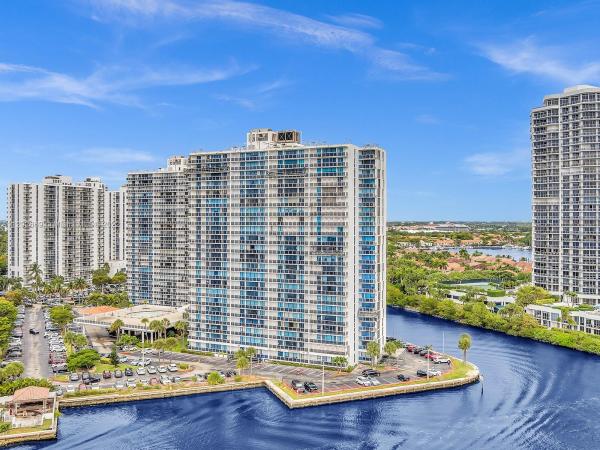 Waterview 2, 20515 E Country Club Dr #849, Aventura, Florida 33180, image 1